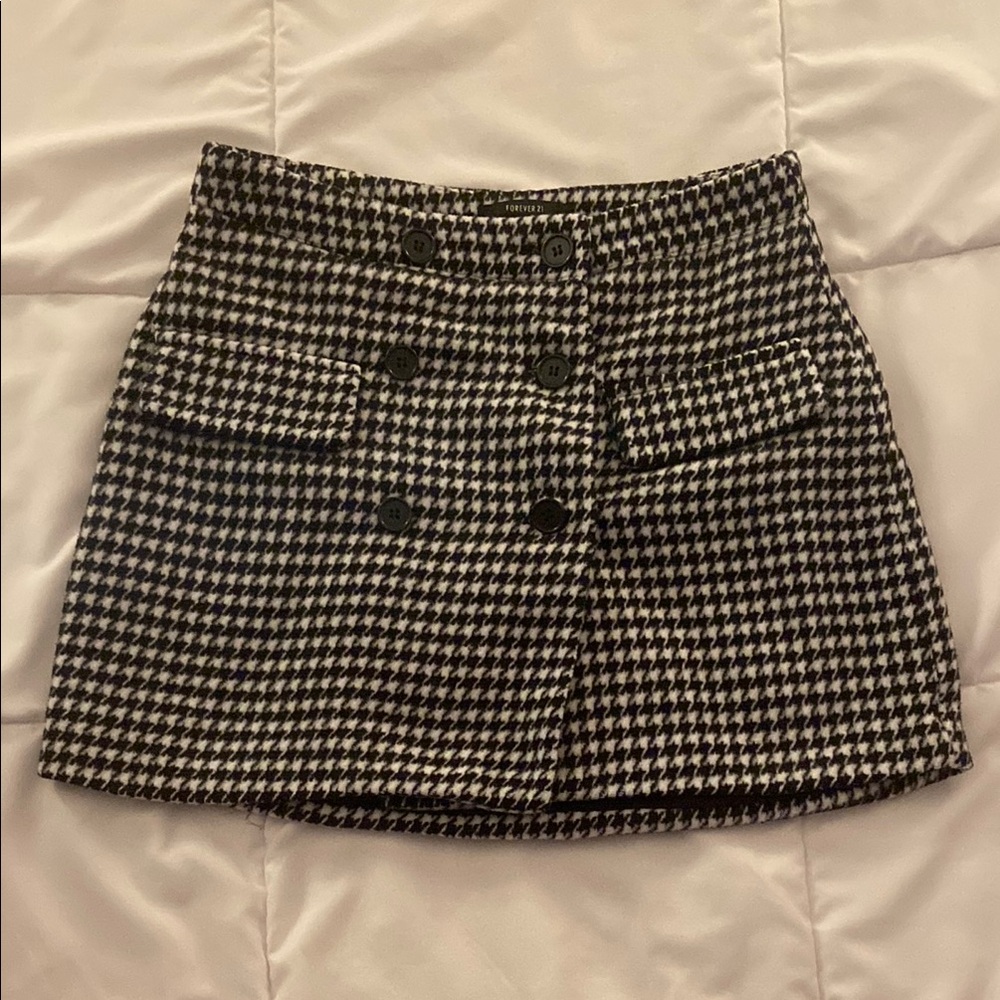 Forever 21 Black and White Houndstooth Mini Skirt